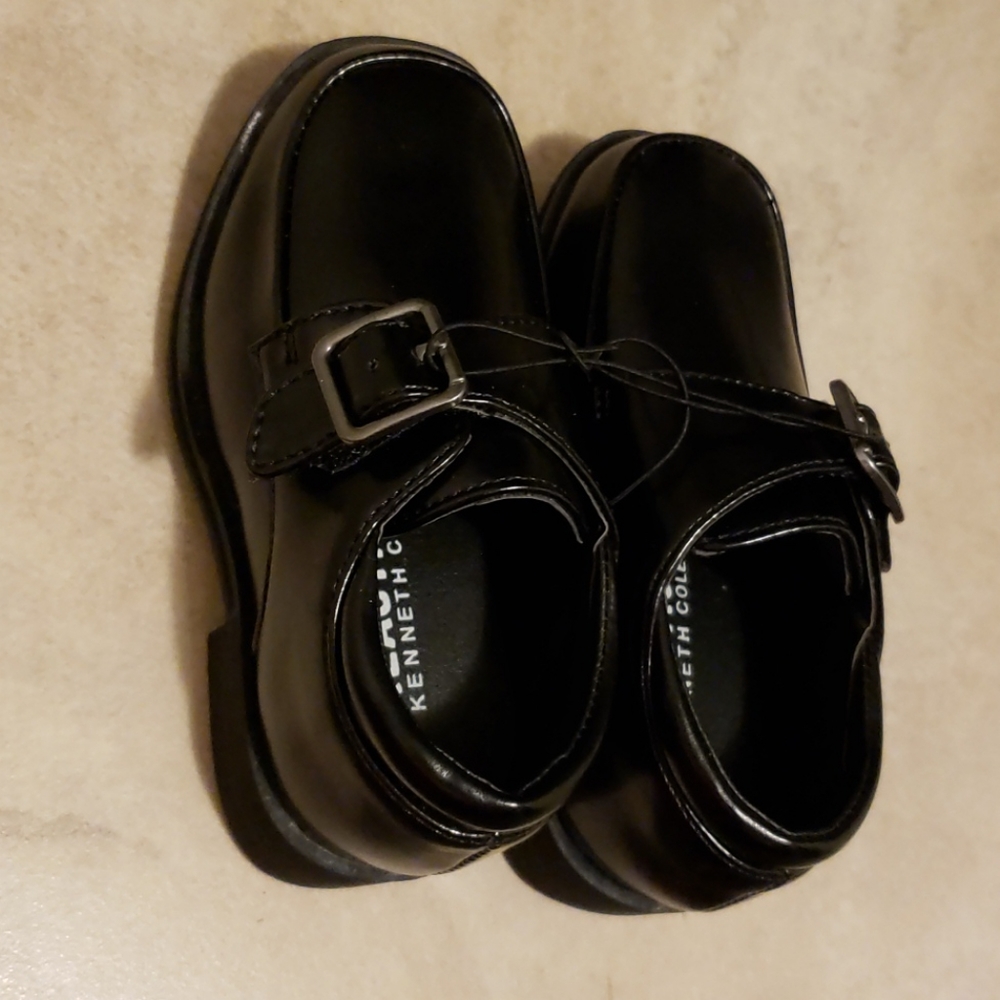 Shoes - Picture 3 of 4